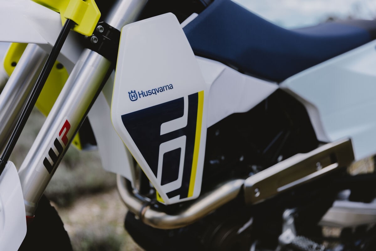 Husqvarna 701 Enduro 2026: il mono più potente al mondo in salsa dual
